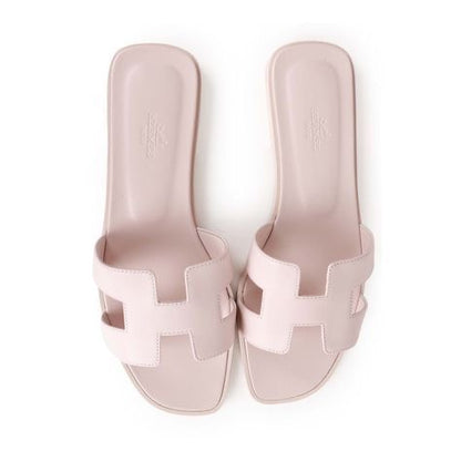Hermès Pink Leather Oran Sandals