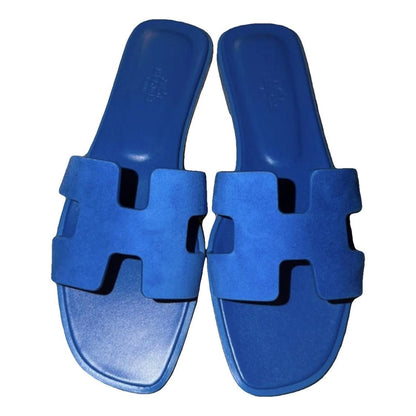 Hermès Pink Leather Oran Sandals